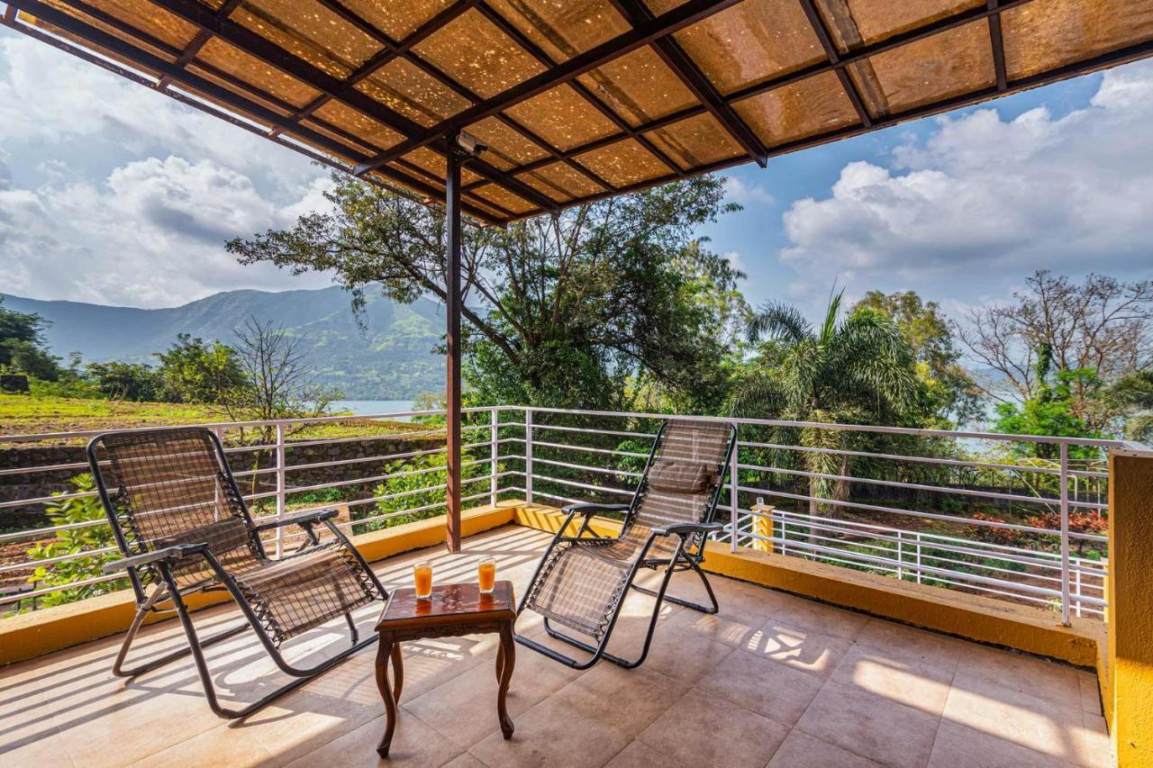 Ekam Lake House By Stayvista With Mountain & Lake Views, Outdoor Jacuzzi, Sauna, Modern Amenities & Kitchen Garden ปูเน่ ภายนอก รูปภาพ