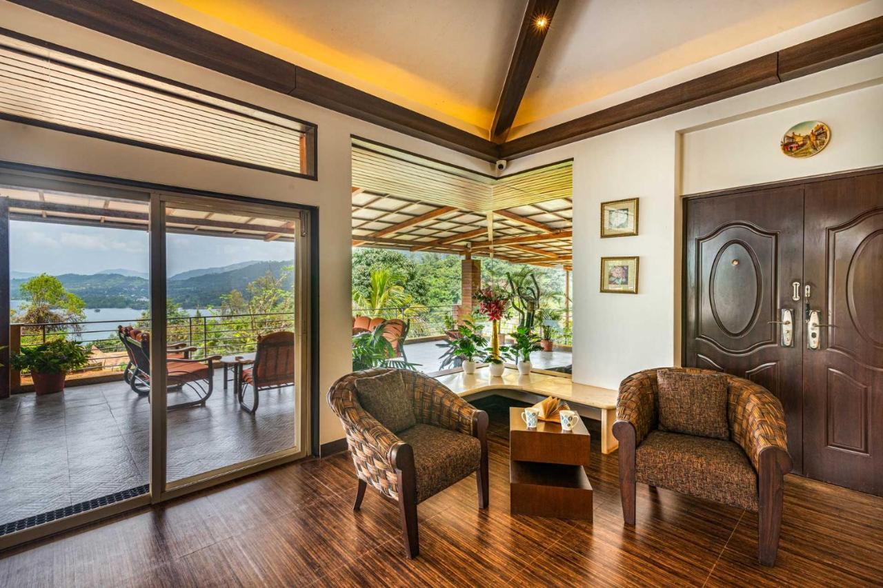 Ekam Lake House By Stayvista With Mountain & Lake Views, Outdoor Jacuzzi, Sauna, Modern Amenities & Kitchen Garden ปูเน่ ภายนอก รูปภาพ